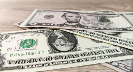 Ortodoğu'daki savaş  devam ederken Dolar savaş &ouml;ncesine d&ouml;nerken altın yine zirveyi test etti