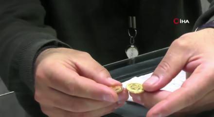 D&uuml;ğ&uuml;nlerde &ccedil;eyrek altının yerini gram altın ve nakit para aldı