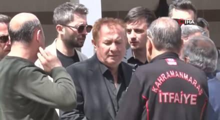 Eşinin cenazesinde fenalaştı, sağlık&ccedil;ılar m&uuml;dahale etti