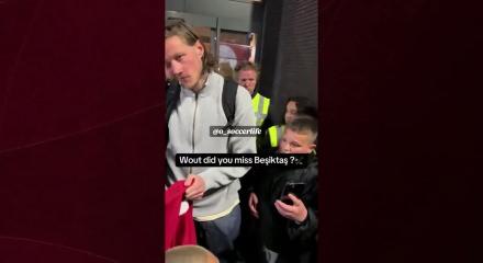 Hollanda'lı yıldız golc&uuml; Weghorst'un Beşiktaş &ouml;zlemi kameralara yansıdı