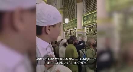 Mescid-i Nebevi'de duygulandıran selamlaşma: Kabe İmamı Yemenli &ccedil;ocuğu davet etti