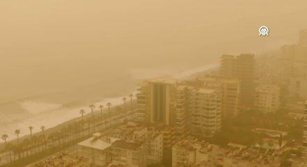 Meteoroloji il il uyardı: T&uuml;rkiye&rsquo;ye Afrika tozu dalgası!