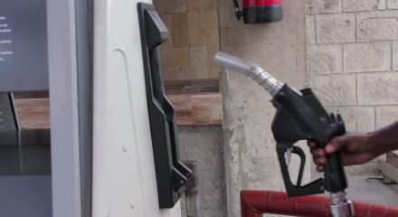 H&uuml;rm&uuml;z Boğazı savaşı petrol fiyatlarında hareketliliğe neden oldu