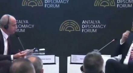 Şara'dan Antalya Diplomasi Forumu'nda 'şişe' g&ouml;ndermesi: İngiltere'den daha iyi