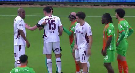 S&uuml;per Lig'de haftanın VAR kayıtları a&ccedil;ıklandı