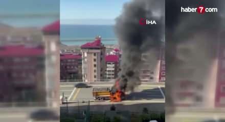 Trabzon'da taş kamyonu yangını korkuttu