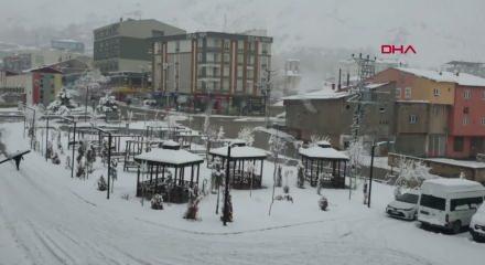 Van'da 93 yerleşim yeri ulaşıma kapandı!