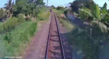  Vietnam'da feci tren kazası: 10 yaşındaki &ccedil;ocuk feci şekilde can verdi