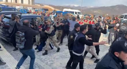 G&uuml;listan Doku soruşturmasında 7 ş&uuml;pheli adliyeye sevk edildi! Cinayet ş&uuml;phelisine yumruk