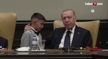 23 Nisan'da K&uuml;lliye'de duygusal anlar! Erdoğan g&ouml;zyaşlarını tutamadı