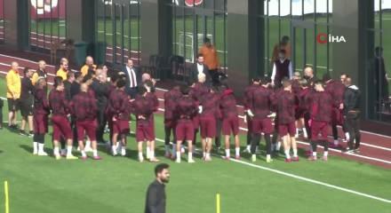 Aslan kupada Gen&ccedil;lerbirliği'ni ağırlıyor