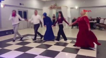 Bursa'da akılalmaz iddia: Eşinin takılarını &ccedil;alıp d&uuml;ğ&uuml;n yaptı