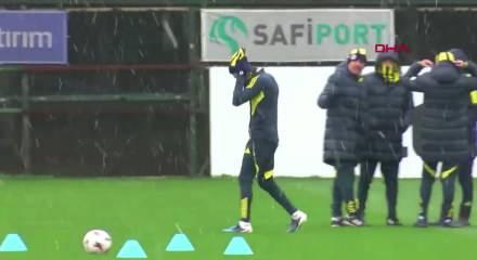 &Ccedil;eyrek final heyecanı Ziraat T&uuml;rkiye Kupası&rsquo;nda başlıyor: İlk ma&ccedil; Fenerbah&ccedil;e&rsquo;nin