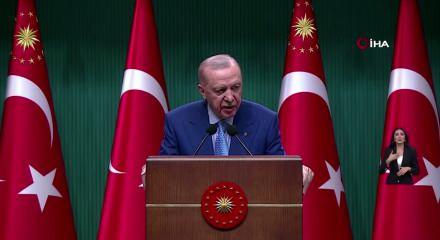 Cumhurbaşkanı Erdoğan, Kabine Toplantısı'nın ardından a&ccedil;ıklamalarda bulunuyor.