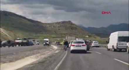 Diyarbakır&rsquo;da midib&uuml;s devrildi: 1 &ouml;l&uuml;, 12 yaralı