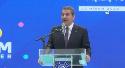 Esenler'de dev festival, 12 &uuml;lkeden yoğun katılım! Bakan Kacır festivalde m&uuml;jdeyi duyurdu