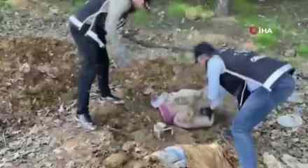 İstanbul&rsquo;da b&uuml;y&uuml;k operasyon: Toprak altında binlerce silah par&ccedil;ası ele ge&ccedil;irildi