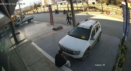 Kastamonu&rsquo;da motosiklet ile scooter &ccedil;arpıştı: 9 yaşındaki &ccedil;ocuk ağır yaralandı