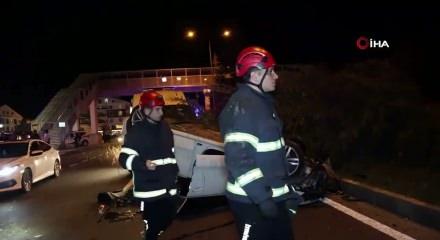 K&ouml;peğe &ccedil;arpmamak i&ccedil;in manevra yapınca takla attı: 2 yaralı