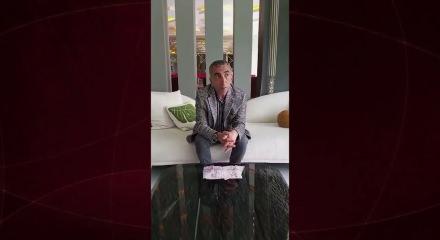 Mersin'de &ouml;rnek davranış: Unutulan parayı sahibine ulaştırmak i&ccedil;in saatlerdir bekliyor