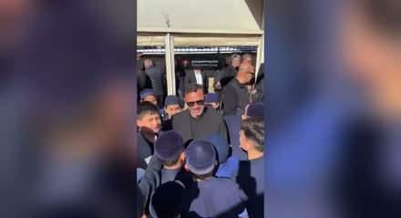 Okan Buruk'tan Kur'an kursuna ziyaret! Derbi &ouml;ncesi dua istedi