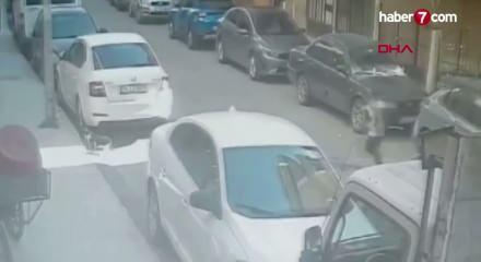 Pendik'te ara&ccedil;ların arasından yola fırlayan &ccedil;ocuğa otomobil &ccedil;arptı