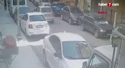 Pendik'te ara&ccedil;ların arasından yola fırlayan &ccedil;ocuğa otomobil &ccedil;arptı