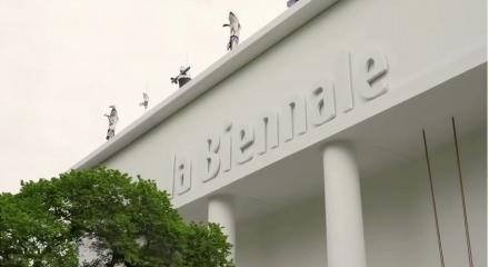 Rus ve İsrailli sanat&ccedil;ılara Venedik Bienali'nden yasak