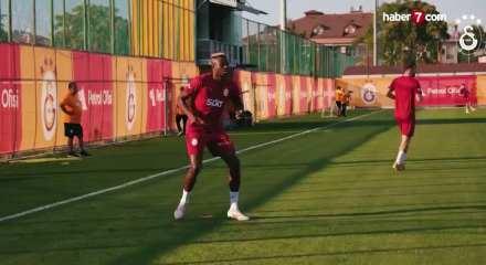 Victor Osimhen i&ccedil;in rekor teklif! D&uuml;nyaca &uuml;nl&uuml; menajer rakamı  duyurdu! 