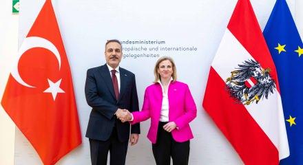 Bakan Fidan, Avusturyalı mevkidaşı Meinl-Reisinger ile bir araya geldi