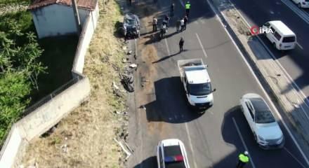 Bornova'da freni patlayan tır karşı şeride ge&ccedil;ti: &Ouml;l&uuml; ve yaralılar var