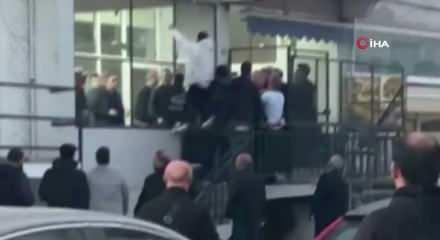 Bursa'da tekmeli sopalı kavga kamerada!