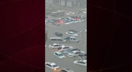 &Ccedil;in'de t&uuml;m şehir sele teslim oldu