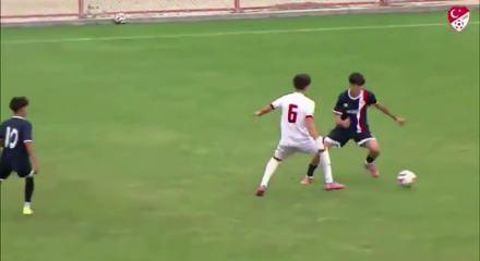 Efsane futbolcunun oğlu babasının izinde! &Ccedil;alımları ve gol&uuml; g&uuml;ndem oldu