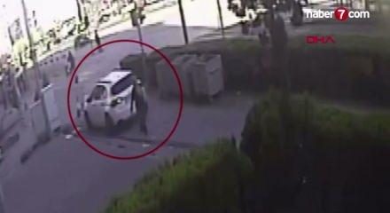 Eskişehir'de dehşet anları: Geri manevra yapan otomobil kadını altına aldı