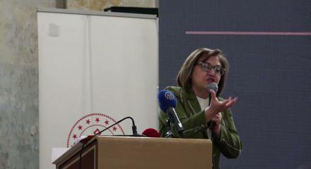 Fatma Şahin&rsquo;den dikkat &ccedil;eken a&ccedil;ıklama: Gaziantep olağan&uuml;st&uuml; bir d&ouml;nemden ge&ccedil;iyor