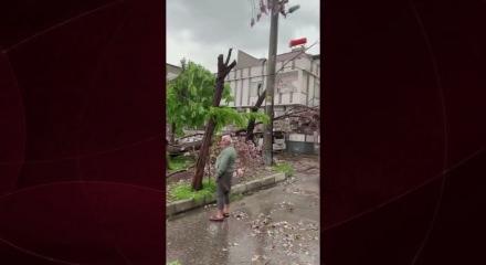 Gaziantep'te "s&uuml;per h&uuml;cre" fırtınası şehri talan etti