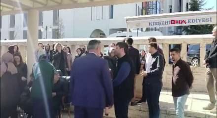 Hakim &ccedil;iftin nefes borusuna &ccedil;ilek ka&ccedil;an 2,5 yaşındaki oğlu hayatını kaybetti