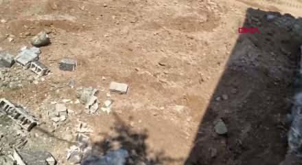 Hatay Kırıkhan'da belediyenin kazısında kaya mezarı bulundu