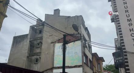 İzmir'de elektrikli soba yangını: 1,5 yaşındaki &ccedil;ocuk hayatını kaybetti
