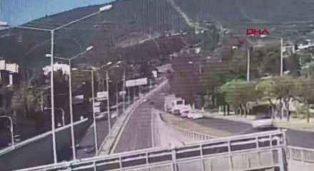 İzmir'de bir polisin şehit olduğu tır dehşetinin g&ouml;r&uuml;nt&uuml;leri ortaya &ccedil;ıktı