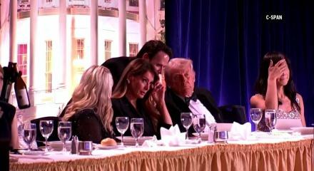 Saldırı &ouml;ncesinde Donald Trump'a g&ouml;sterilen notun ne olduğu ortaya &ccedil;ıktı