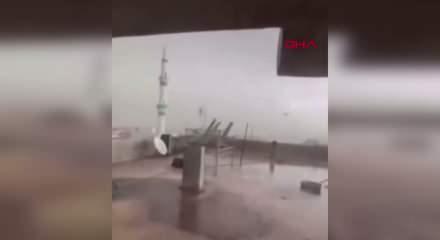 Şanlıurfa'da sağanak ve fırtına: 1 &ouml;l&uuml;, 28 yaralı