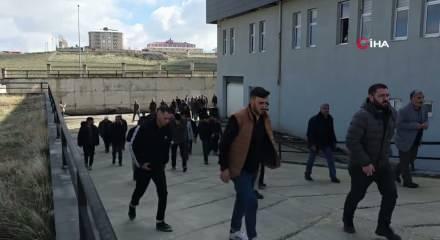 Van'da başıboş sokak k&ouml;pekleri &ccedil;ocuklara saldırdı: 5 yaşındaki Hamza &ouml;ld&uuml;