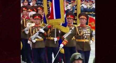 Moskova'da Kuzey Kore askerleri herkesi şaşırttı! Kuzey Kore Rusya'nın Zafer G&uuml;n&uuml; ge&ccedil;it t&ouml;renine ilk kez katıldı