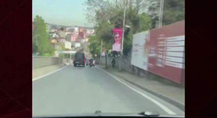 Sarıyer'de minib&uuml;s&uuml;n sıkıştırdığı motosikletli ref&uuml;je &ccedil;arpıp d&uuml;şt&uuml;