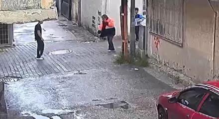 Adana'da 52 yaşındaki Coşkun tartıştığı &ccedil;ocuklar tarafından darbedildi