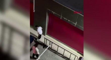 Avcılar'da park yeri kavgasında g&uuml;venlik g&ouml;revlisine saldırdılar
