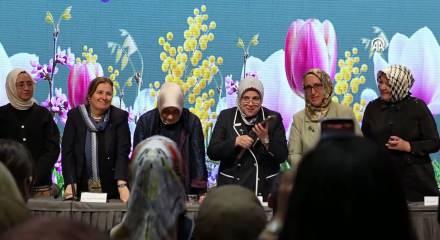 Cumhurbaşkanı Erdoğan, AK Parti İstanbul Kadın Kolları Danışma Meclisi'ne telefonla bağlandı