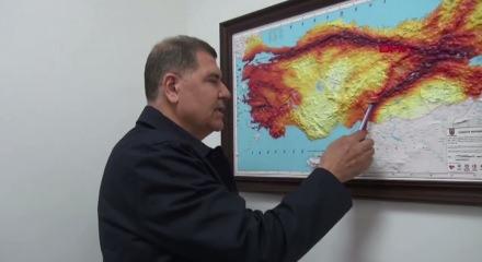 Deprem uzmanı &Ouml;ver  'Doğu Akdeniz'de 7 ve &uuml;zeri b&uuml;y&uuml;kl&uuml;kte bir deprem beklentisi doğru değil" dedi...
